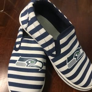FOCO Seattle Sea Hawks size 10 slip on shoes
